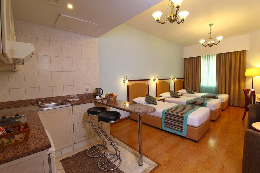 Florida City Hotel Apartments Dubai Exterior foto